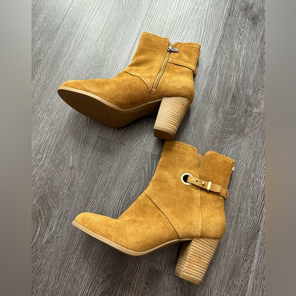 Koolaburra by UGG Tan Brown Suede Ankle
Boots Womens Sz 9 - Picture 9 of 11